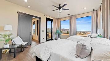 4 bedrooms, travel crib, WiFi, bed sheets