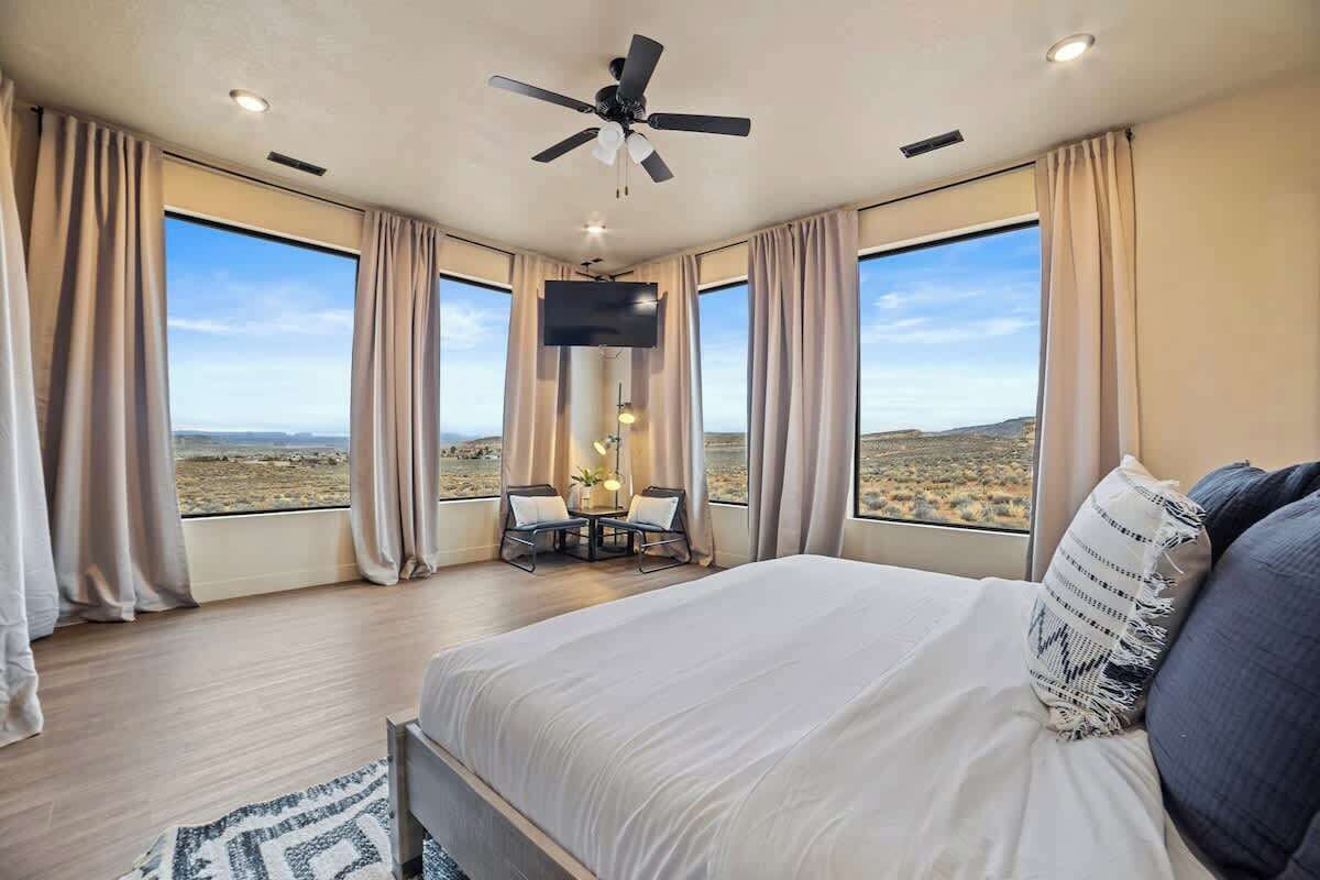 4 bedrooms, travel crib, WiFi, bed sheets