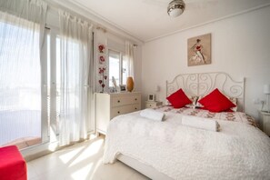 2 Schlafzimmer, Zimmersafe, Schreibtisch, Bügeleisen/Bügelbrett