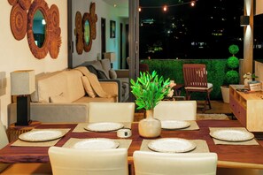 Dining room - Altos Tower Apartamento de 3 habitaciones (San Salvador)