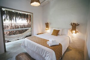 Ropa de cama de alta calidad, colchones con pillow-top y minibar 