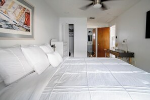 1 bedroom, desk, iron/ironing board, free WiFi - Charming 1-Bedroom Oasis in the Heart of Downtown (New Port Richey)