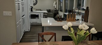 Family Retreat-Full Kitchen✅10min-Zoo, Balboa Park✅Views✅BBQ✅Smart TV's✅Hot Tub