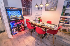 Dining - Super Modern & Central Townhouse in the Heart of Brighton (Brighton and Hove)