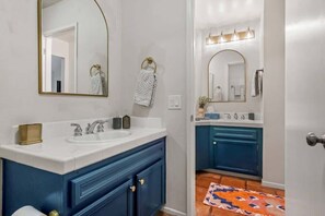 Suihku, hiustenkuivaaja