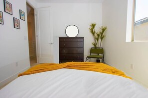4 dormitorios, tabla de planchar con plancha, cuna de viaje y wifi