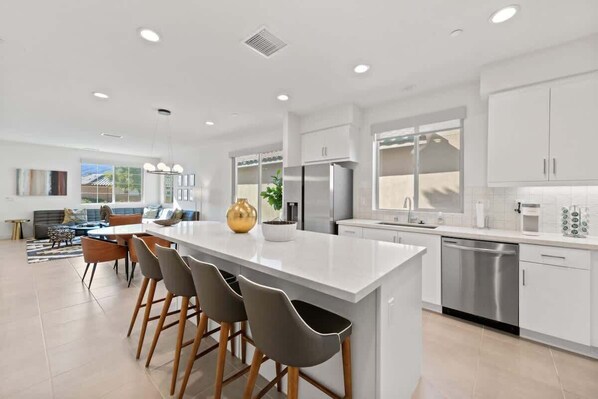 Fridge, microwave, oven, stovetop - Walk To PGAWest | Resort Amenities, Mountain Views (La Quinta)