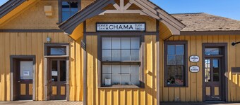 Single Tree Cottage - Walk to Downtown Chama!
