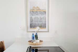 Interior - Walk Everywhere! 1-Bedroom Gem in Downtown Hub (Port Richey)