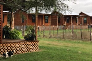 Property grounds - Cozy Wine Country Cabin #5 for 2, Janes Farmstead, Fredericksburg, TX (Fredericksburg)