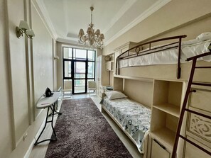 3 bedrooms, iron/ironing board, WiFi, bed sheets