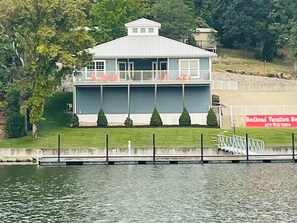 Exterior - Right on the 21mm!! 3 bedroom 2 bath waterfront home with dock! In Redhead Cove! (Osage Beach)