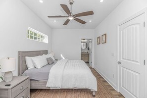 2 bedrooms, desk, iron/ironing board, travel crib