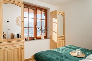 Comfort Apartment | 1 bedroom, individually decorated, individually furnished, desk