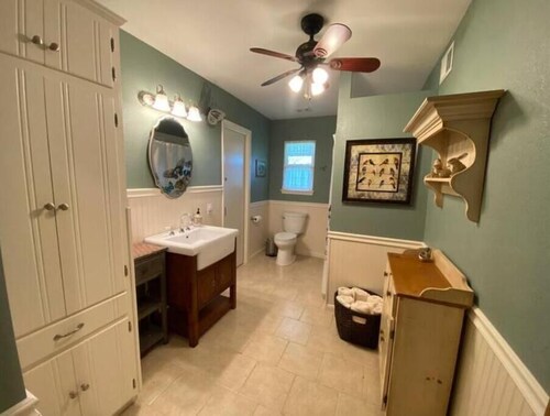 The Bunkhouse- 2 bedroom guest suite