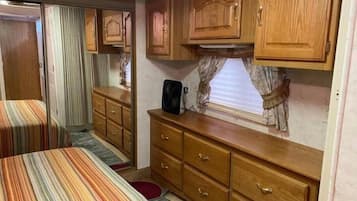 2 bedrooms, bed sheets