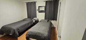 2 多间卧室、办公桌、熨斗/熨衣板、WiFi