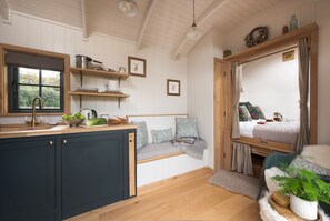 1 bedroom, Internet, bed sheets