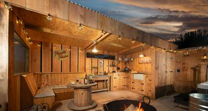 A shepherds hut that sleeps 2 guests  in 1 bedroom