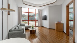 Desk, free WiFi, bed sheets - Holiday Inn Express Pingchang by IHG (Bazhong)