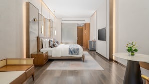 Standard Room, 1 King Bed (Courtyard Access) - Holiday Inn Express Pingchang by IHG (Bazhong)