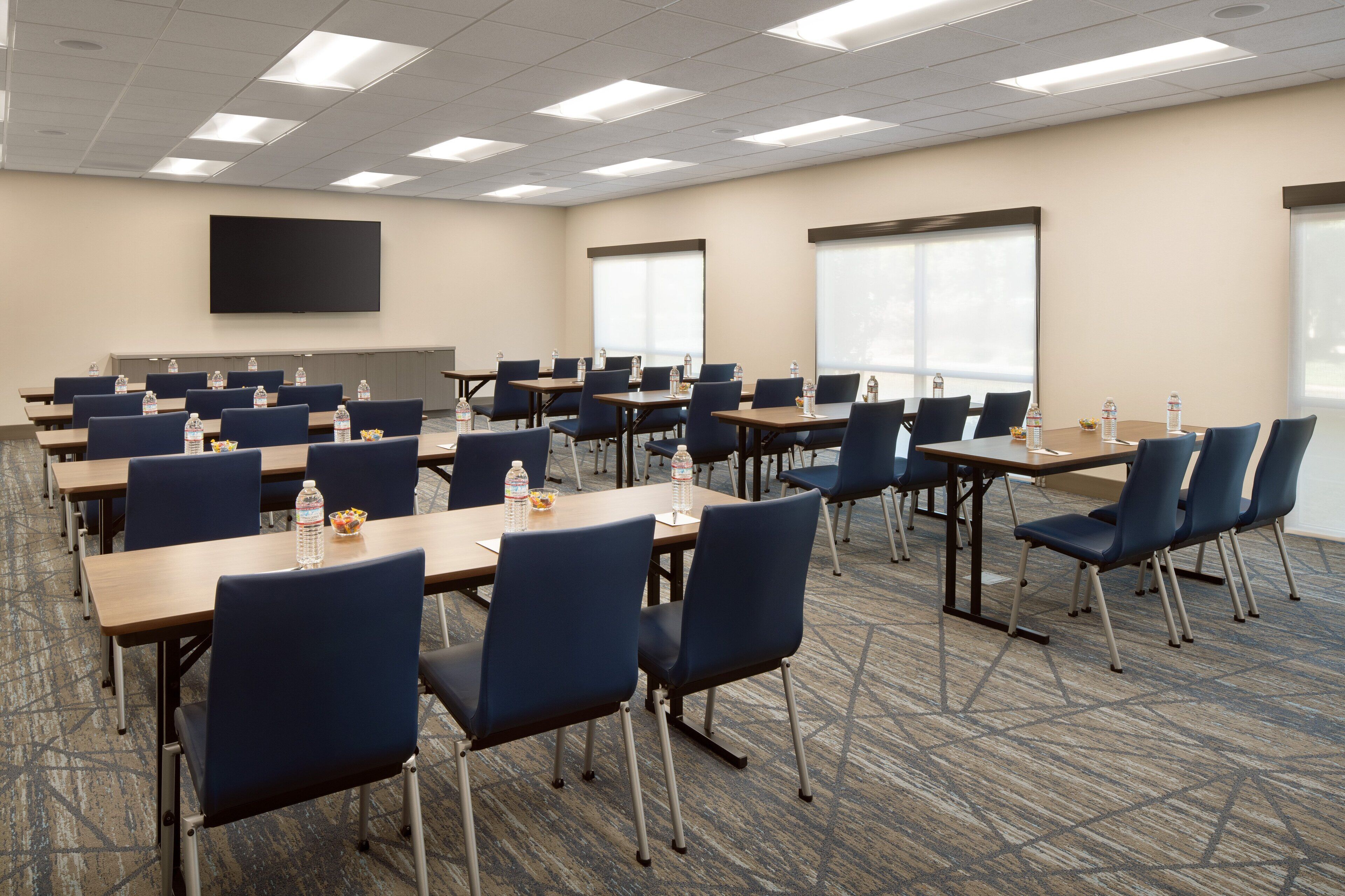 Photo - Holiday Inn Express & Suites Fresno Airport by IHG