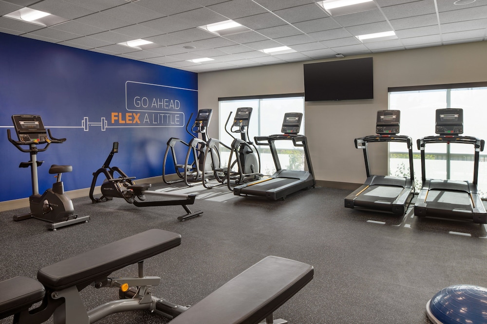 Holiday Inn Express & Suites Fresno Airport, an IHG Hotel photo 6