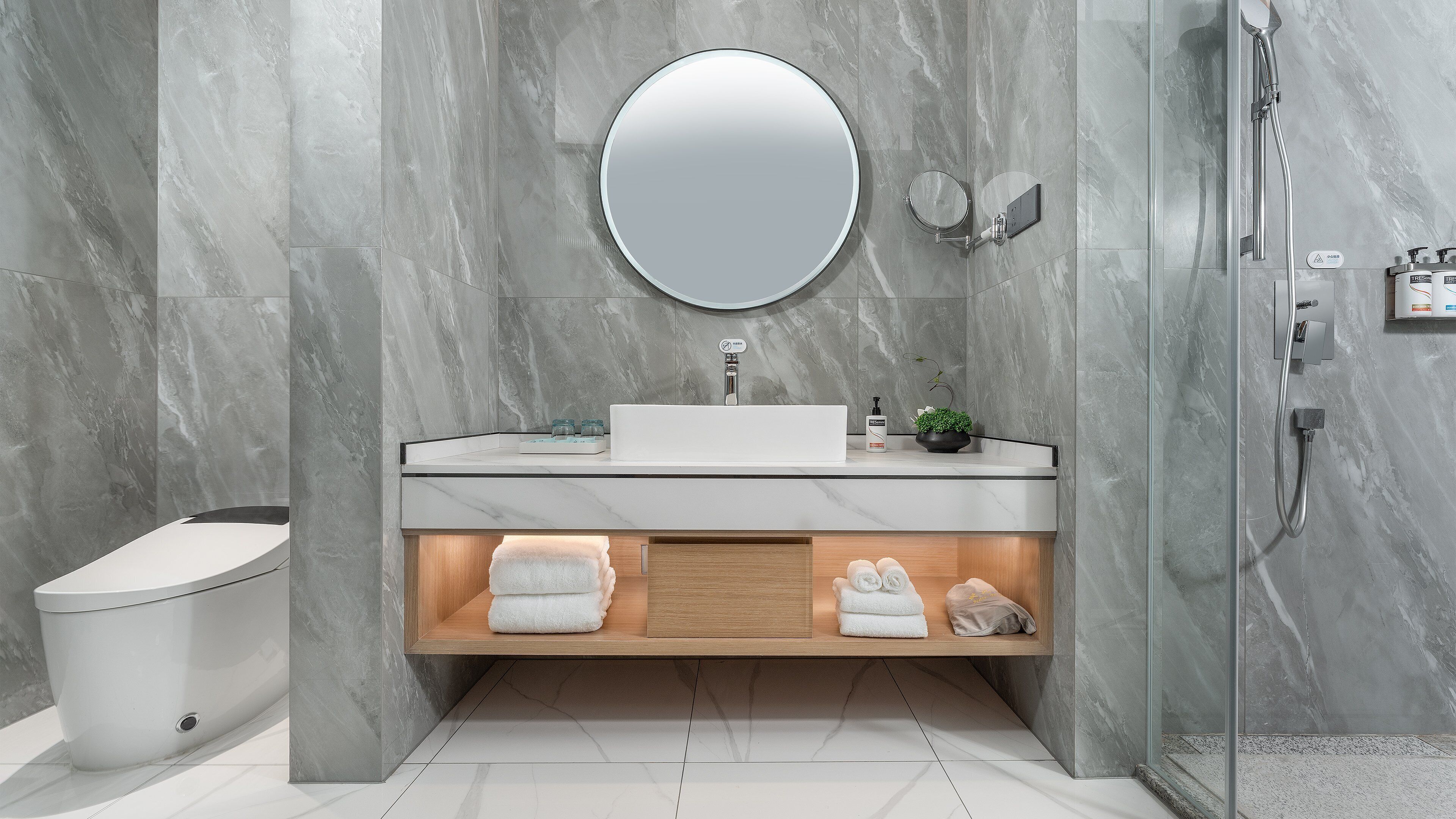 Suite, 1 Schlafzimmer, Bergblick | Badezimmer | Dusche, Hydromassagedusche, kostenlose Toilettenartikel, Haartrockner