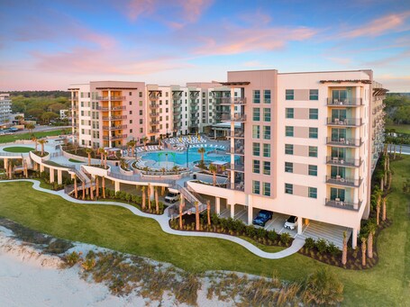 Holiday Inn Club Vacations Myrtle Beach Oceanfront, an IHG Hotel - Image 13