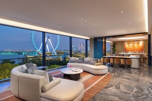 스위트, 침실 1개, 호수 전망 (Dining Area Jinji Lake View) | 노트북 작업 공간, 방음 설비, 무료 WiFi, 침대 시트