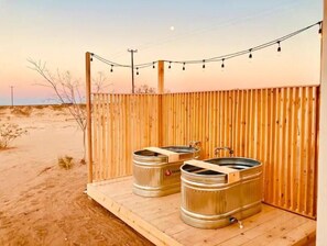 Outdoor spa tub
