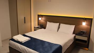 Basic Double Room Single Use | Egyptian cotton sheets, premium bedding, in-room safe, desk