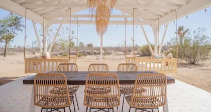 Coral & Cacti - Joshua Tree Jungalow + Pizza Oven