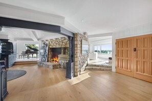 Interior - Beverly Tree House (Beverly Hills)