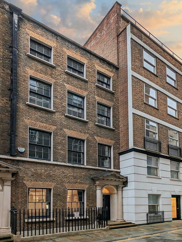 Exterior - SUITE 4 DIAMOND (London)