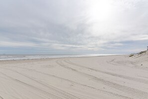 On the beach - Steps to Beach: Pet-Friendly Crystal Beach Home (Crystal Beach)