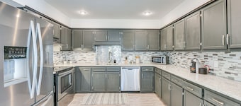 Family-Friendly Duplex 6 Mi to Fort Walton Beach!