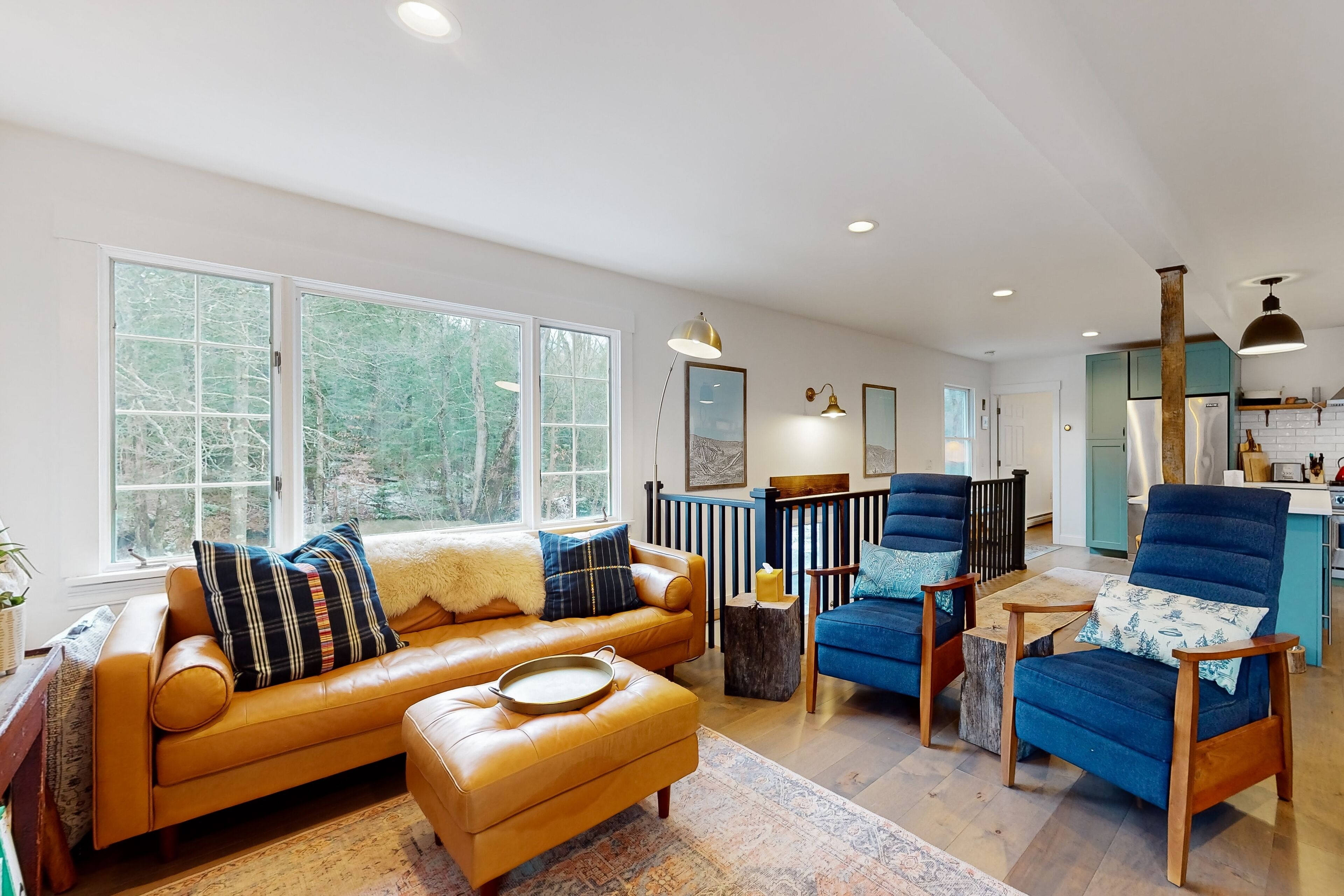 Upscale mountain retreat on 34 acres of private farmland with private hot tub