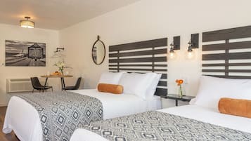 Zimmer, 2 Queen-Betten, Kochnische