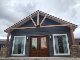 Fachada de la propiedad