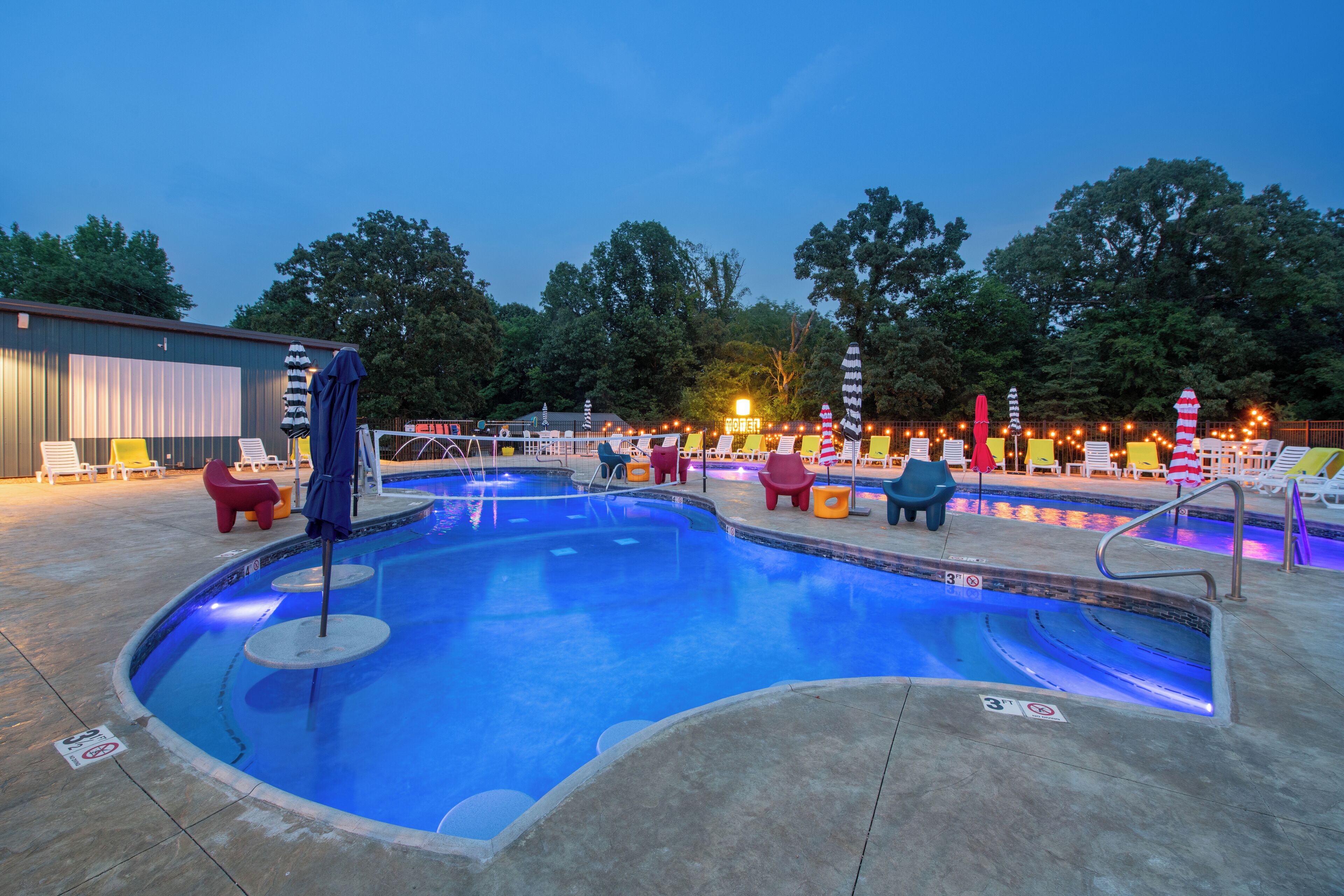 Seasonal outdoor pool, pool umbrellas, sun loungers