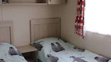 3 bedrooms, bed sheets