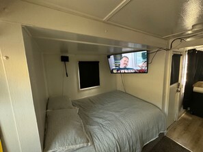 1 bedroom, in-room safe, desk, free WiFi