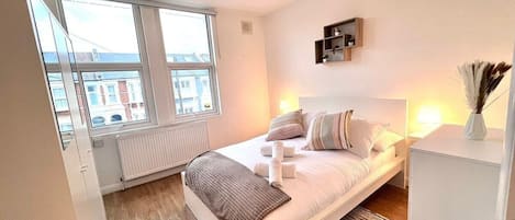 1 habitación, tabla de planchar con plancha y wifi gratis