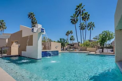 Sabino Canyon Condo w/ Pool and Spa