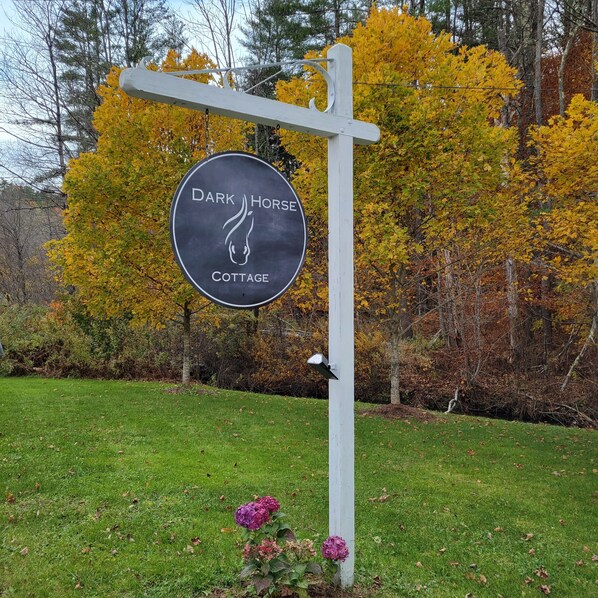 Property grounds - Cozy cottage on the river, minutes from skiing, horse events, and so much more! (Reading)