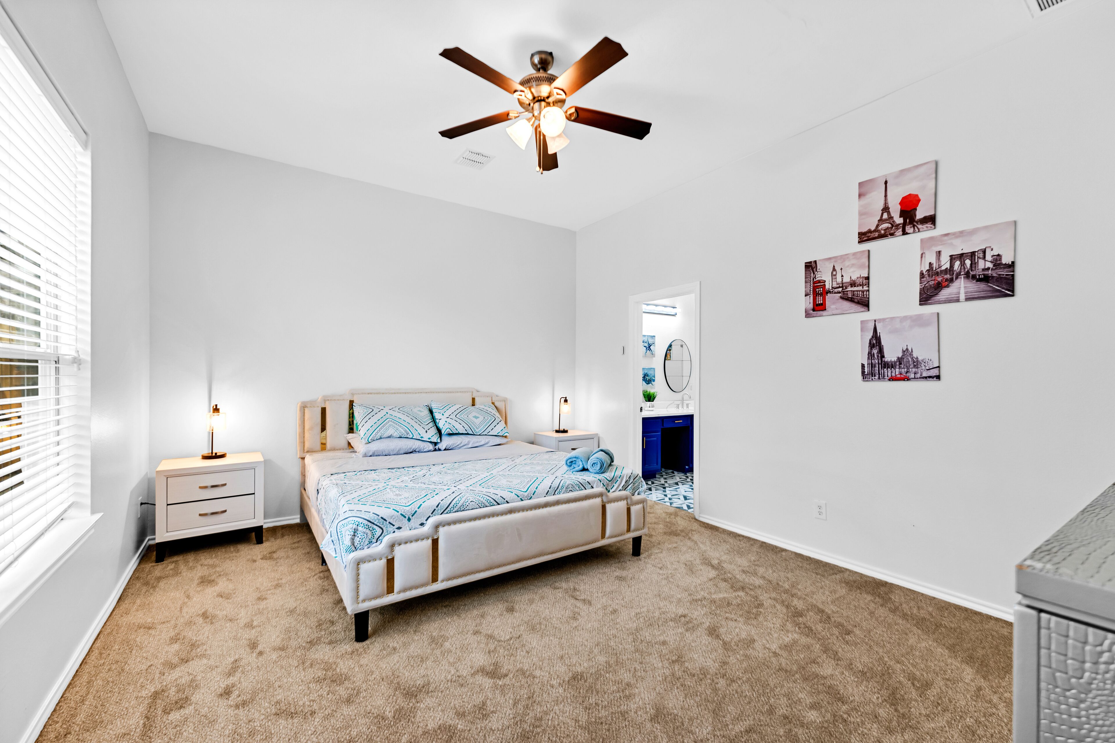 4 室のベッドルーム、アイロン / アイロン台、WiFi、ベッドシーツ