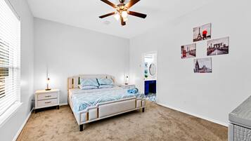 4 slaapkamers, een strijkplank/strijkijzer, wifi, beddengoed