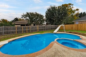 Pool - 4 BR w/pool, 10 min to Six flags, AT&T Stadium & Globe life park  (Grand Prairie)