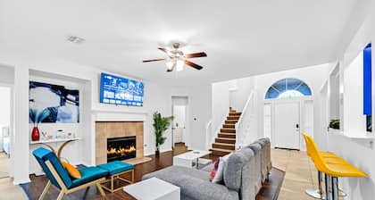 4 BR w/pool, 10 min to Six flags, AT&T Stadium & Globe life park